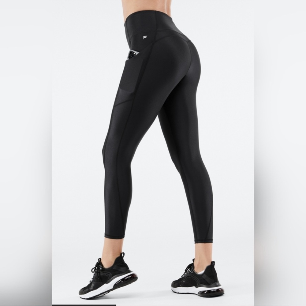 Fabletics Oasis PureLuxe High-Waisted Shine 7/8 Leggings